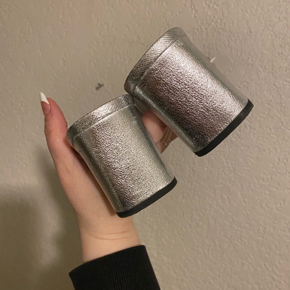 Metallic silver mules - Picture 7 of 8